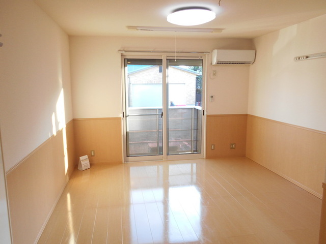 居室・リビング　南向きのお部屋です☆