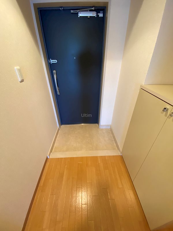 玄関　別部屋のお写真です。ご参考までに！