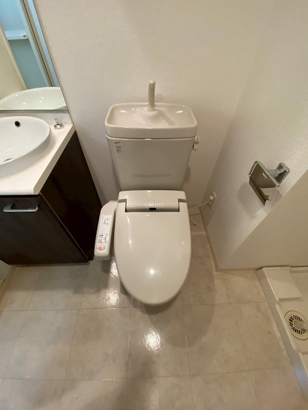 トイレ　別部屋のお写真です。ご参考までに！