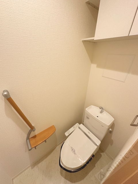 トイレ　温水洗浄便座付き♪♪