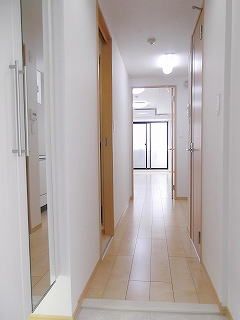 玄関　収納もある玄関です