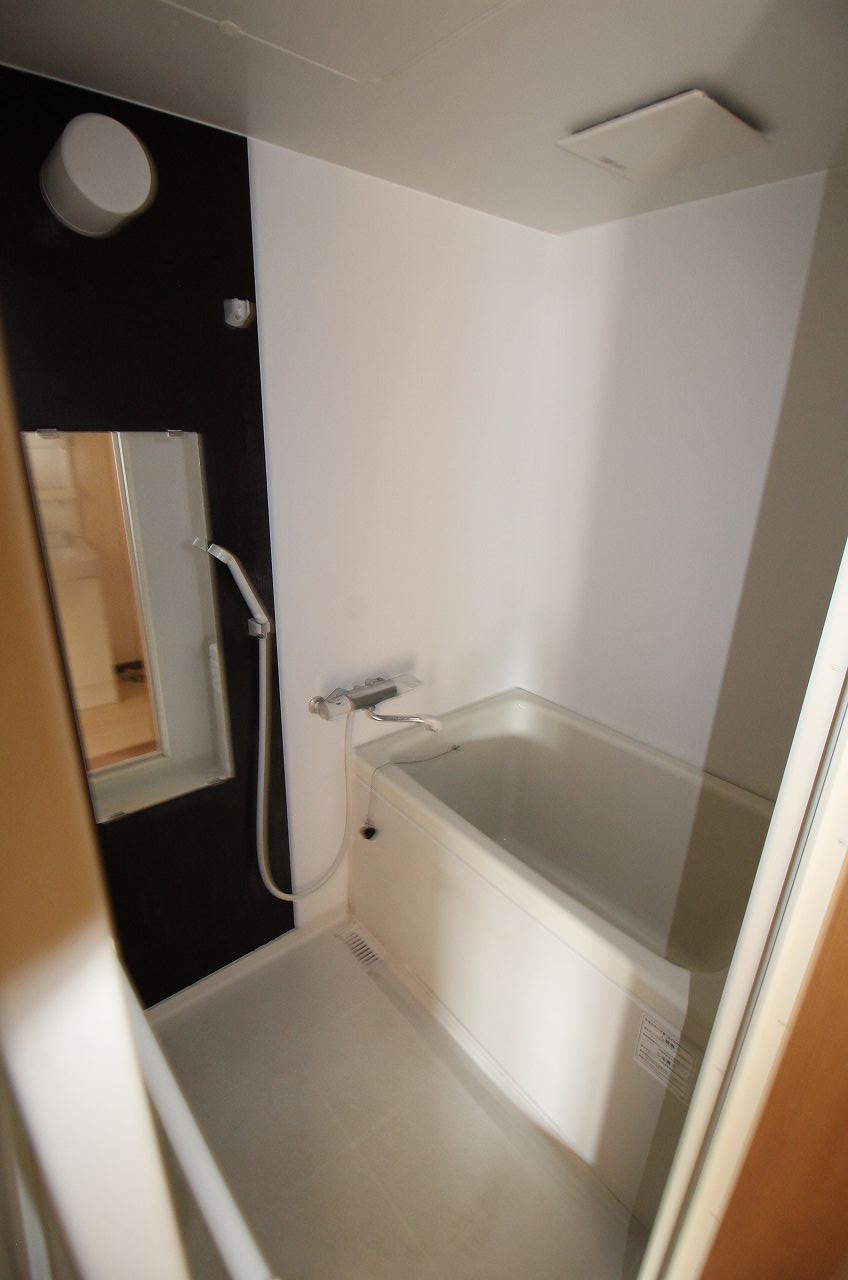 バス・シャワールーム　別の部屋の写真です