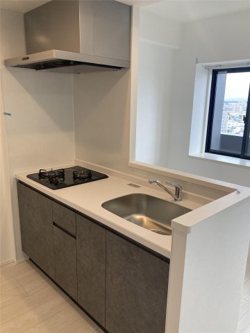 キッチン　コンパクトなキッチンで掃除もラクラク