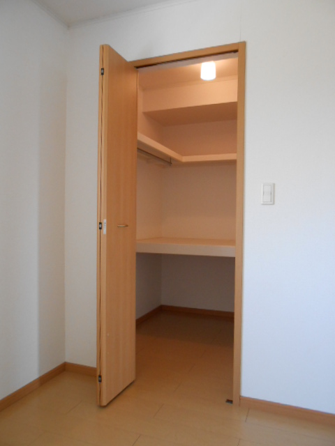 収納　寝室内収納（ウォークインクローゼット）完備