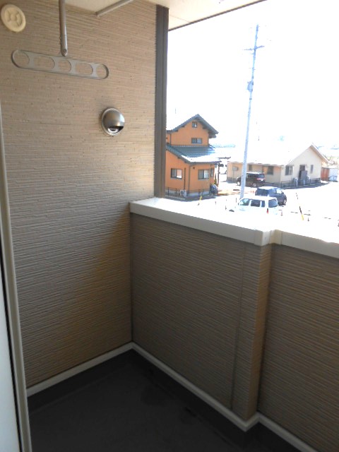 バルコニー　南面ルーフ・ワイドバルコニー（物干し設備有り）