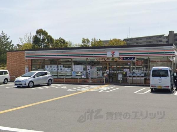 コンビニ　セブンイレブン南彦根駅北店（コンビニ）まで630m