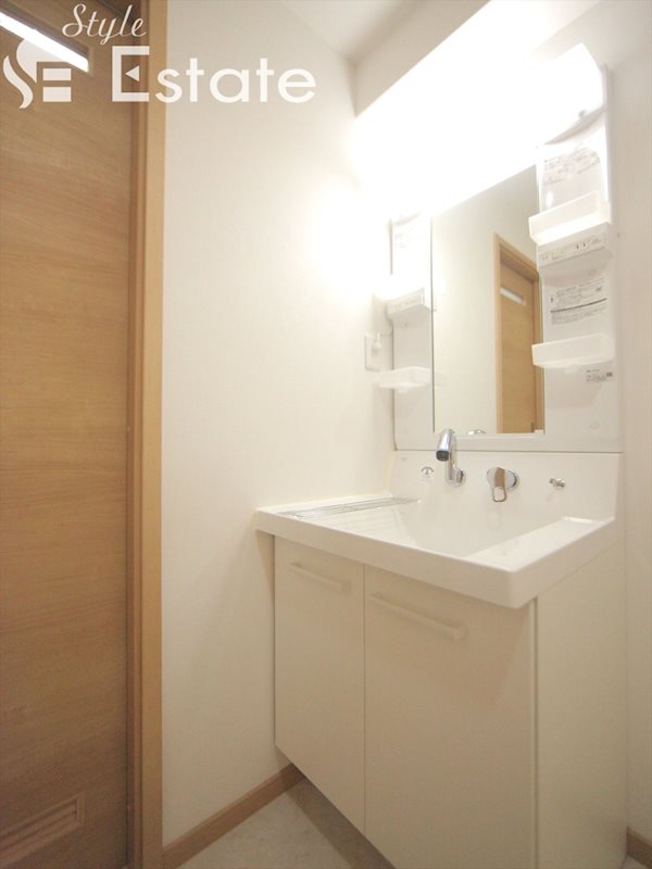 洗面設備　独立洗面台シャンプードレッサー付温水