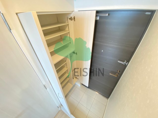 玄関　下駄箱もしっかりついてます！