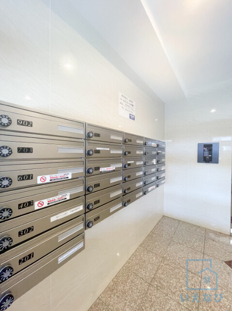 エントランス　メールボックス