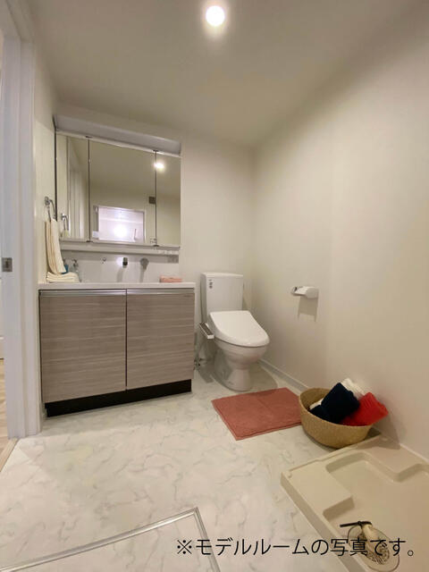 トイレ　※モデルルームの写真です。