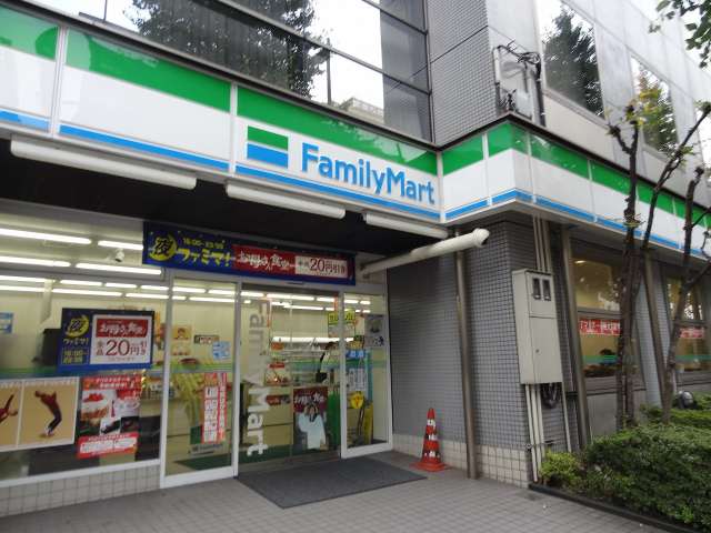 コンビニ　ファミリーマート（コンビニ）まで295m