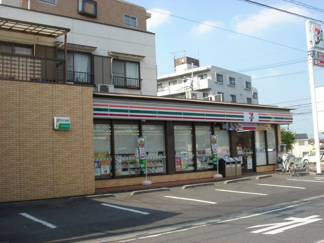 コンビニ　セブンイレブン東大宮店（コンビニ）まで438m