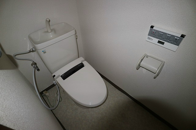 トイレ　※別号室の参考写真です。