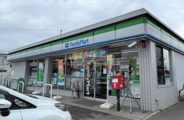 コンビニ　ファミリーマート 西尾羽塚店（コンビニ）まで608m