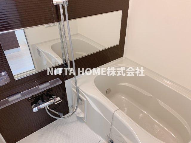 バス・シャワールーム　清潔感のあるお風呂です♪