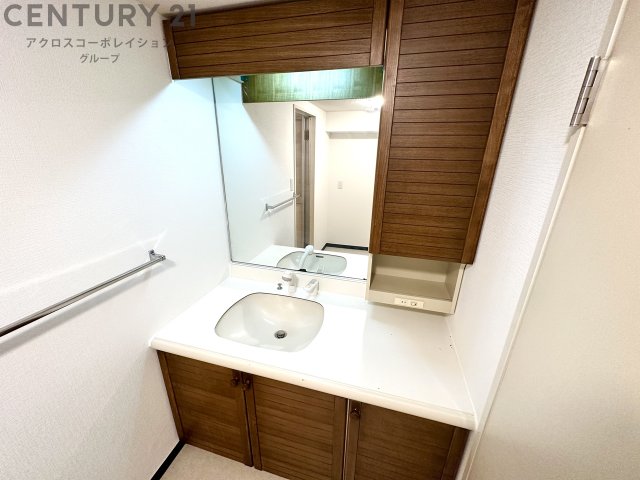 洗面設備　独立洗面化粧台です♪