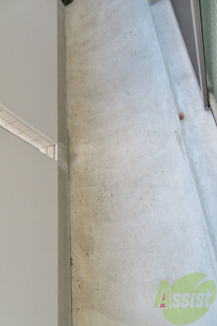 バルコニー　バルコニーは幅もしっかりあって洗濯物がはかどりそうですね。