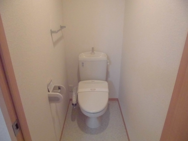 トイレ　温水洗浄暖房便座