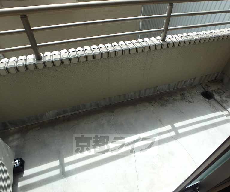 バルコニー　南向きの明るいバルコニーです。