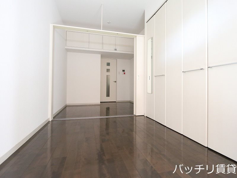 居室・リビング　別号室写真の為現況を優先致します。