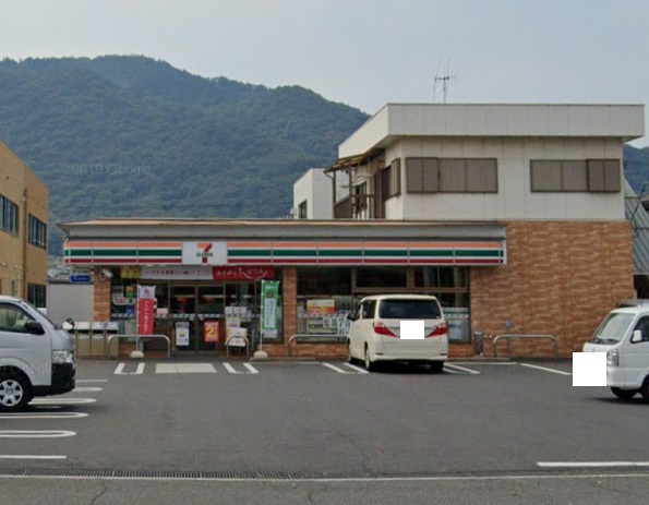 コンビニ　セブンイレブン（コンビニ）まで190m