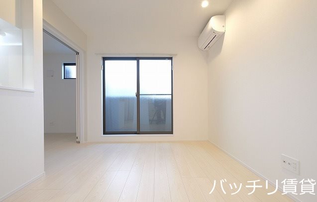 居室・リビング　同シリーズの別号室の画像。現況を優先します。