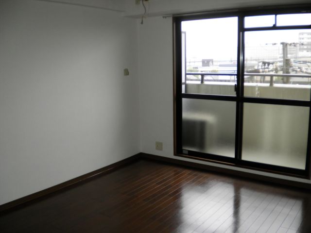 居室・リビング　エアコンついてます