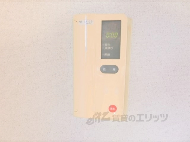 その他設備　給湯器リモコン