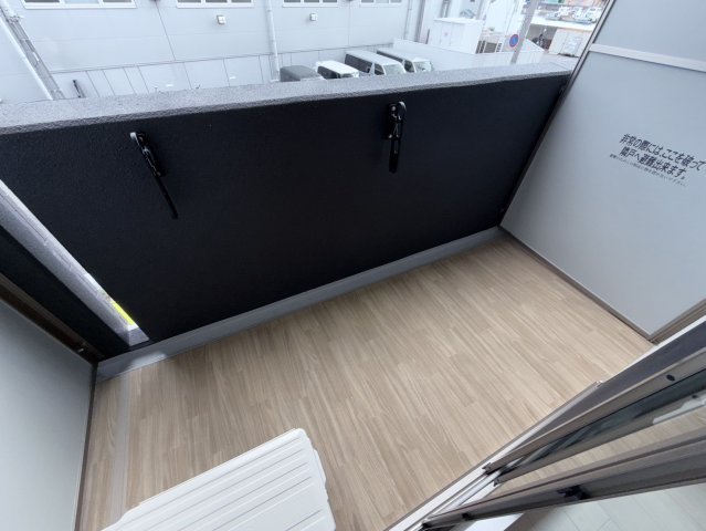 バルコニー　同物件別部屋写真