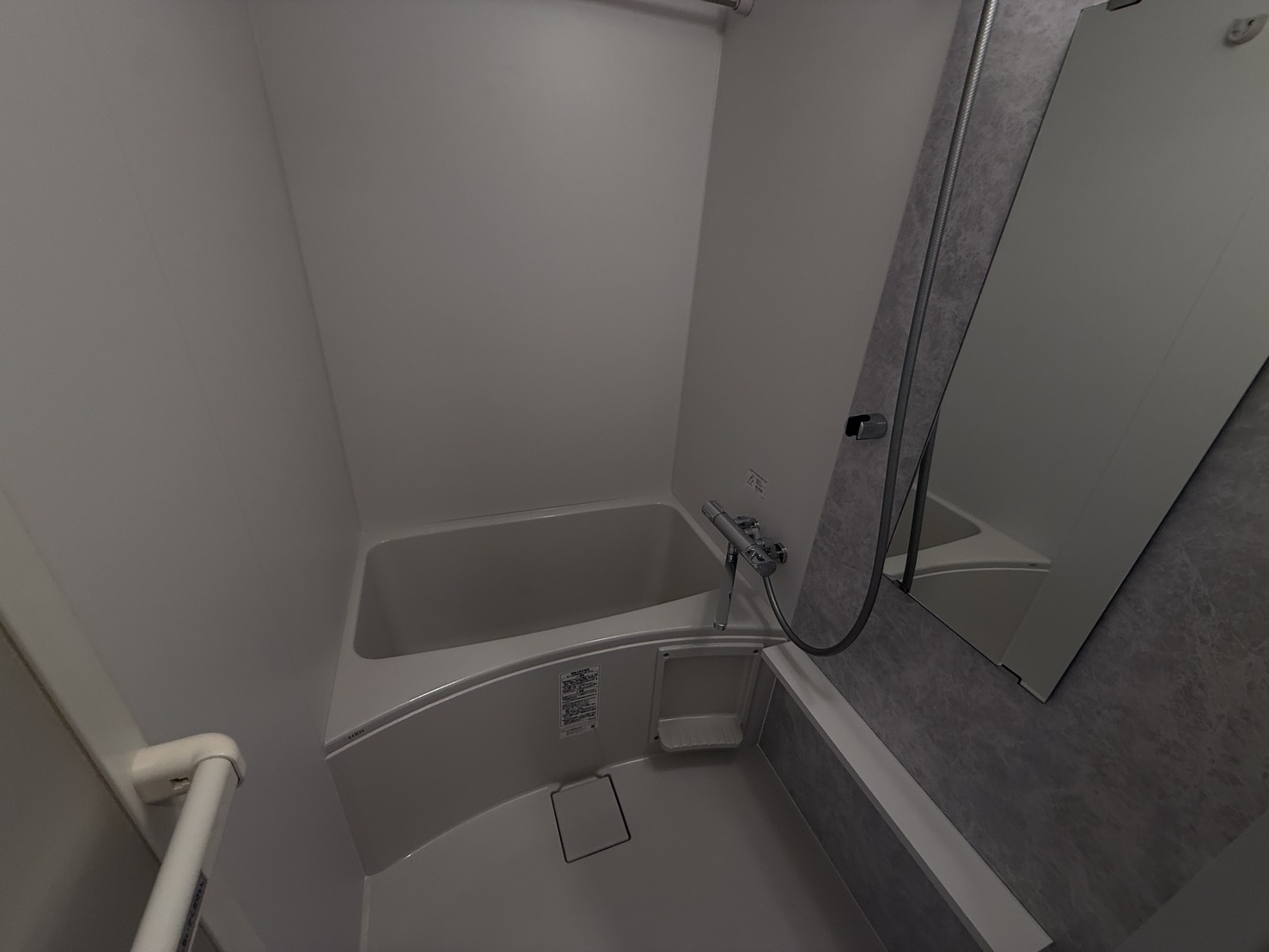 バス・シャワールーム　同物件別部屋写真