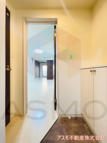 玄関　同マンション別部屋　参考写真