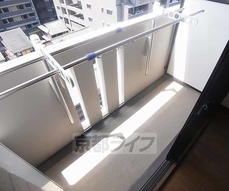 バルコニー　日当たりの良いバルコニーです。