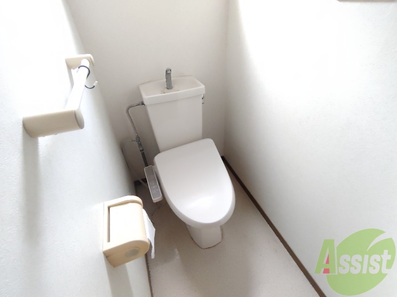 トイレ　トイレは綺麗でウォッシュレットも付いて快適にお使い頂けます。