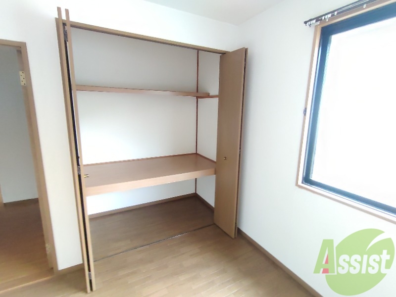 収納　収納は容量があり、棚も使いやすくなっています。