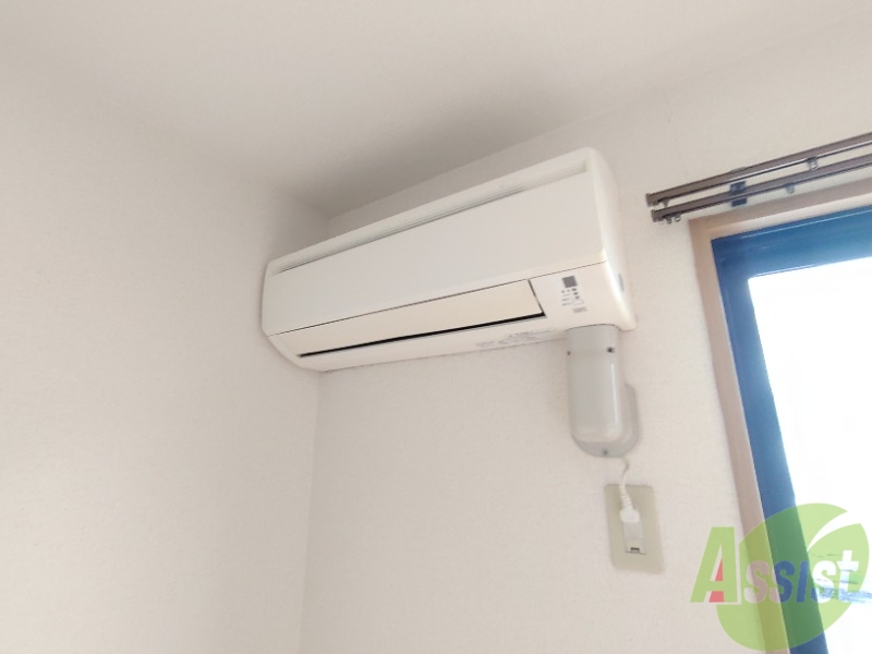 その他設備　リビングのエアコンで暑い日も寒い日も快適に過ごせます