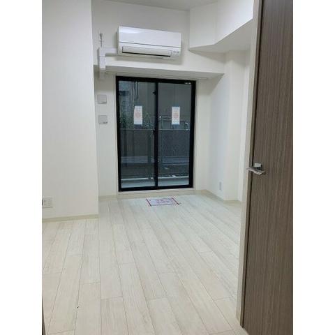 居室・リビング　室内