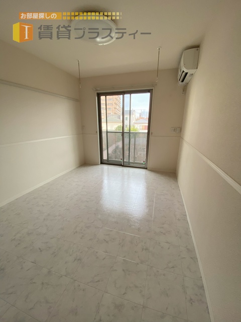 居室・リビング　遮るものがなく明るいお部屋です