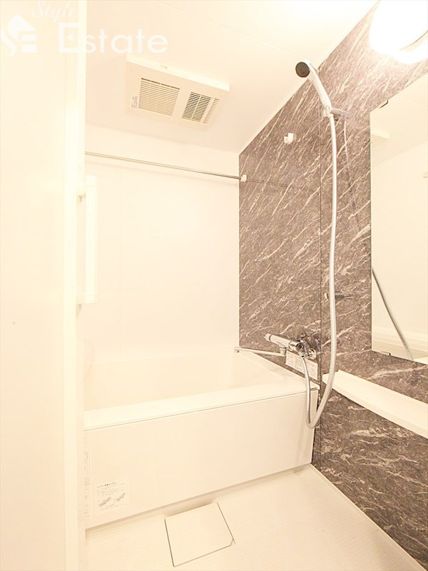 バス・シャワールーム　バスルーム