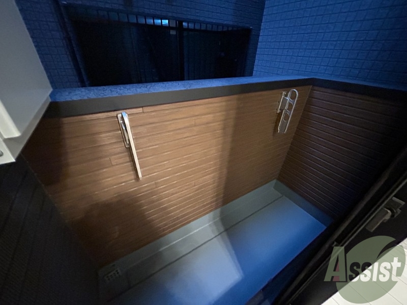 バルコニー　バルコニーを撮影しました。洗濯スペースもあります。