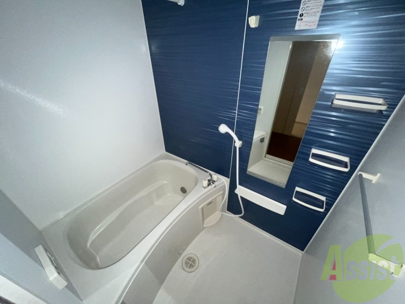 バス・シャワールーム　追い焚き機能が付いているのでいつでも温かいお風呂に入れますよ