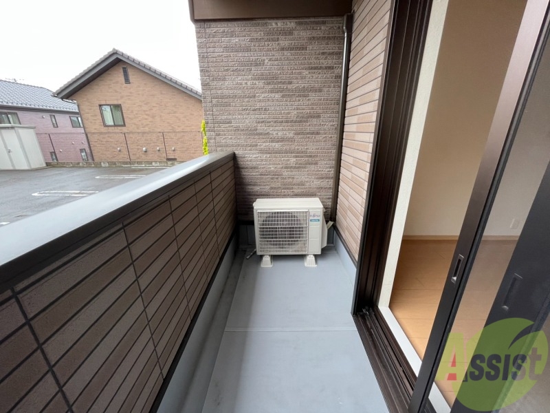 バルコニー　バルコニーがあるので洗濯物は外に干せそうですね～