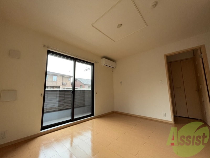 居室・リビング　５．９帖のお部屋です。光がさしこんでいましたよ～