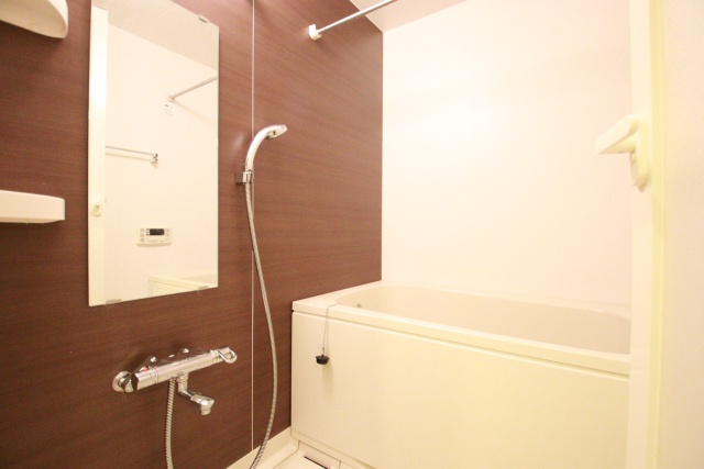 バス・シャワールーム　※写真は別室の参考です。現況優先
