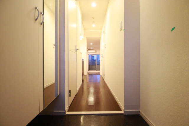 玄関　※写真は別室の参考です。現況優先