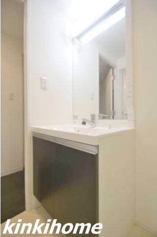 洗面設備　写真は別のお部屋です。