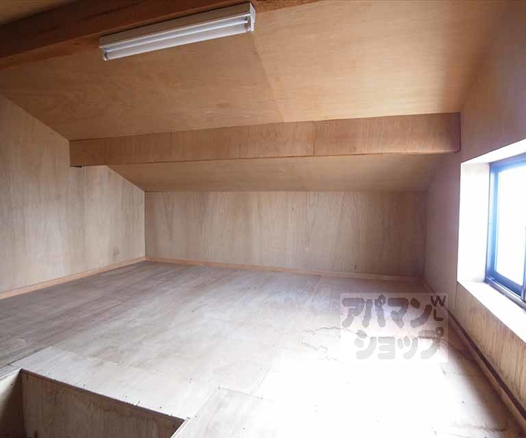 収納　屋根裏収納