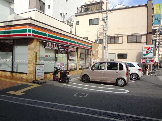 コンビニ　セブンイレブン（コンビニ）まで250m