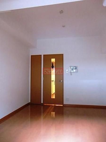 居室・リビング　玄関