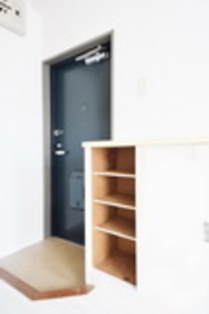 玄関　～シューズボックス完備～