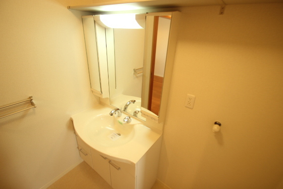 洗面設備　※別部屋の写真です